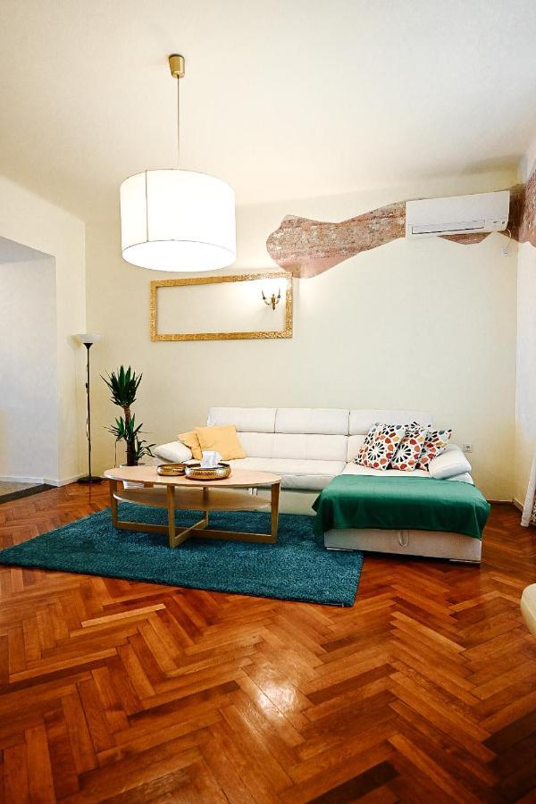 '2R' City Center Holidays And Workstays Rijeka Exterior foto